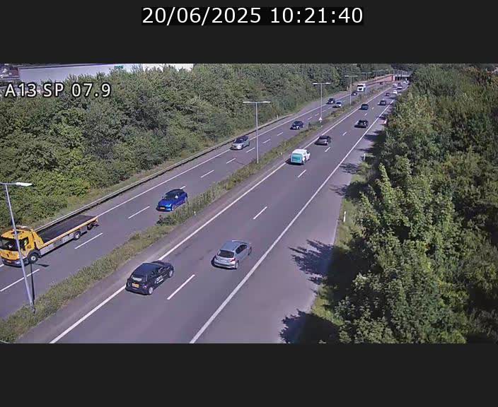 Traffic live webcam Luxembourg Jonction Lankelz - A13 direction Pétange - BK 7.9