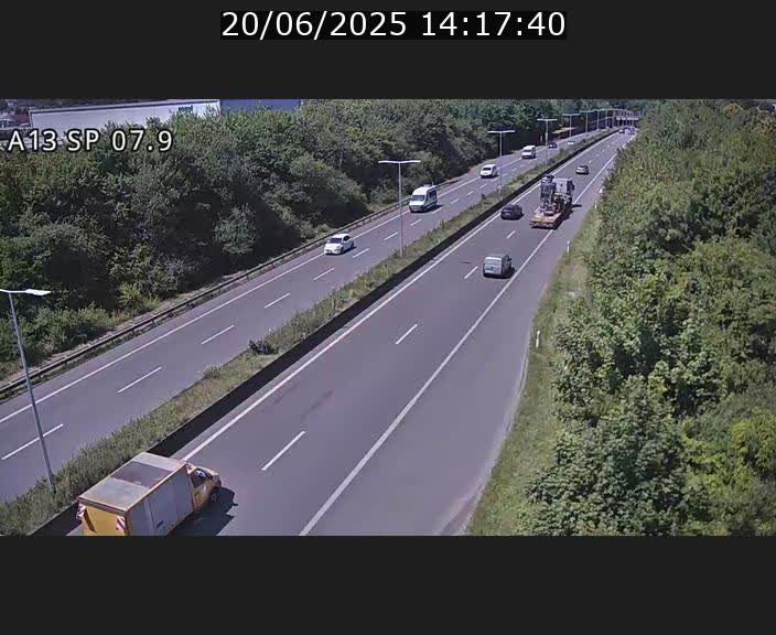 Traffic live webcam Luxembourg Jonction Lankelz - A13 direction Pétange - BK 7.9