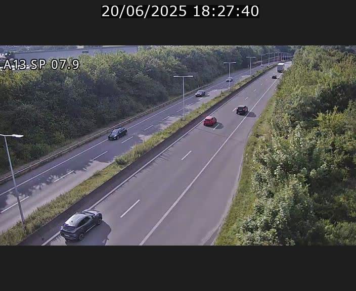 Traffic live webcam Luxembourg Jonction Lankelz - A13 direction Pétange - BK 7.9