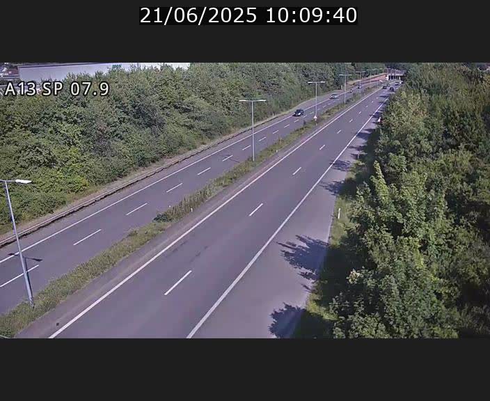 Traffic live webcam Luxembourg Jonction Lankelz - A13 direction Pétange - BK 7.9