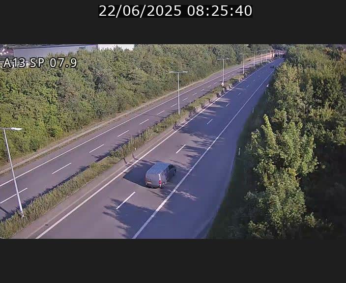 Traffic live webcam Luxembourg Jonction Lankelz - A13 direction Pétange - BK 7.9