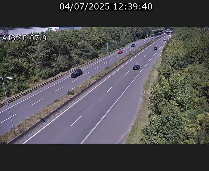 Traffic live webcam Luxembourg Jonction Lankelz - A13 direction Pétange - BK 7.9