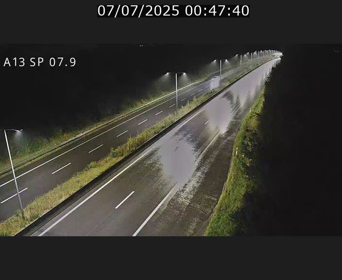 Traffic live webcam Luxembourg Jonction Lankelz - A13 direction Pétange - BK 7.9