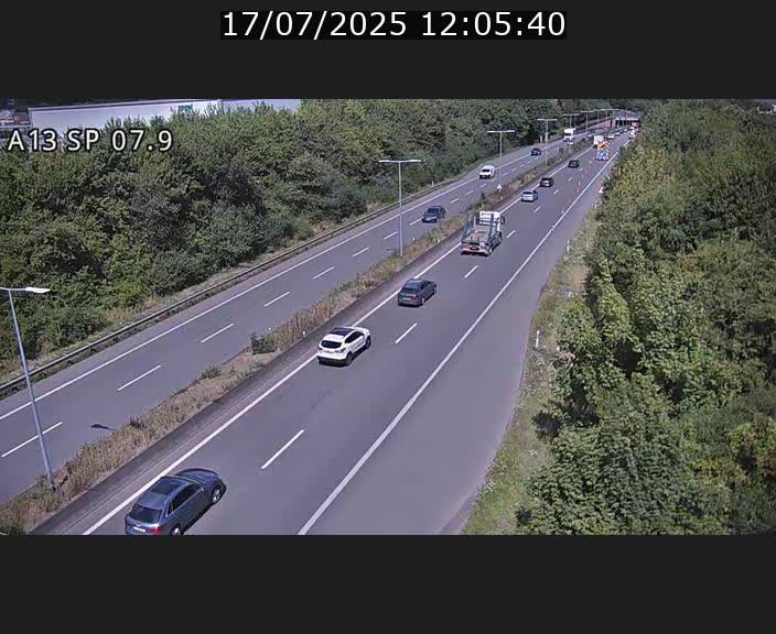Traffic live webcam Luxembourg Jonction Lankelz - A13 direction Pétange - BK 7.9