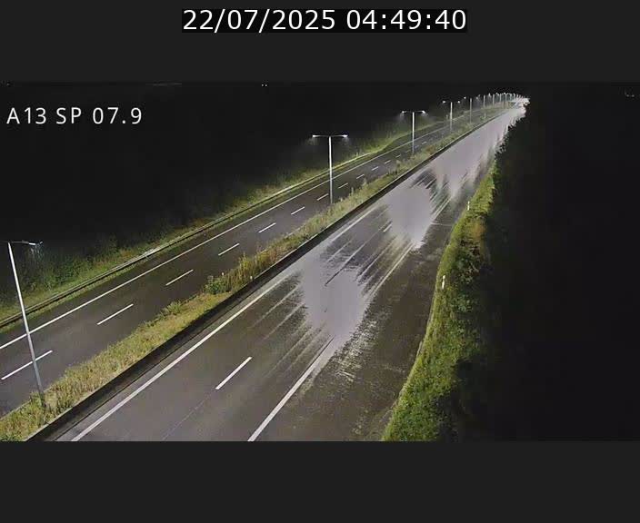 Traffic live webcam Luxembourg Jonction Lankelz - A13 direction Pétange - BK 7.9
