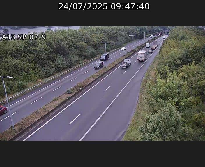 Traffic live webcam Luxembourg Jonction Lankelz - A13 direction Pétange - BK 7.9