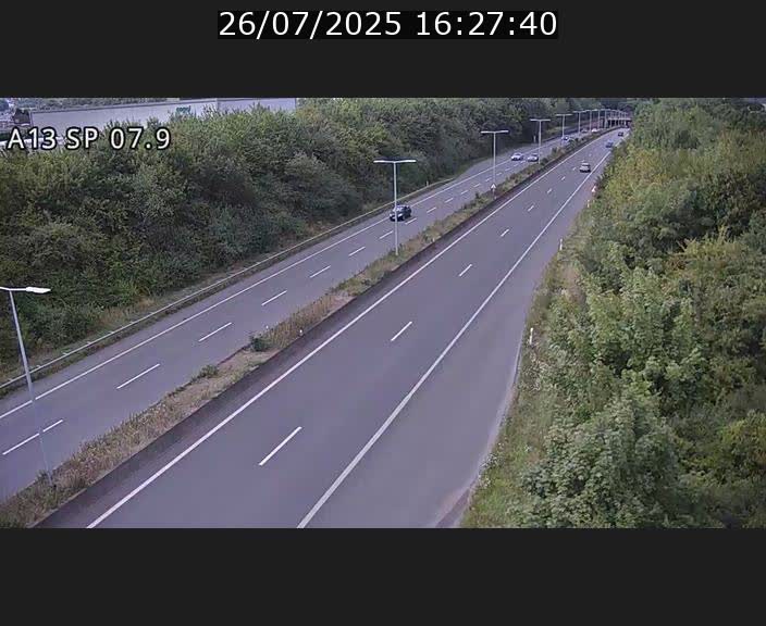 Traffic live webcam Luxembourg Jonction Lankelz - A13 direction Pétange - BK 7.9