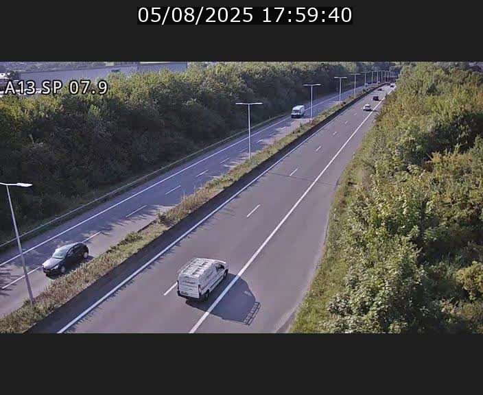 Traffic live webcam Luxembourg Jonction Lankelz - A13 direction Pétange - BK 7.9