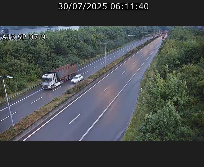 Traffic live webcam Luxembourg Jonction Lankelz - A13 direction Pétange - BK 7.9