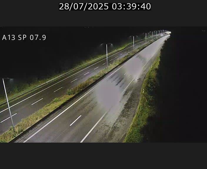 Traffic live webcam Luxembourg Jonction Lankelz - A13 direction Pétange - BK 7.9
