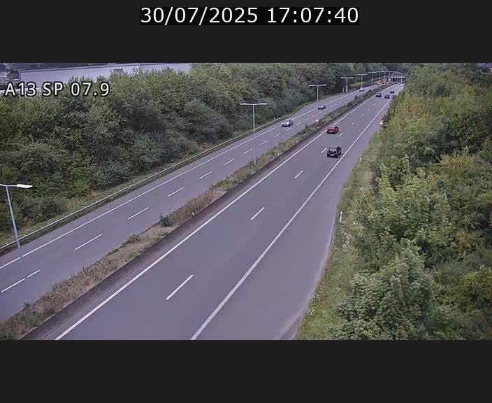 Traffic live webcam Luxembourg Jonction Lankelz - A13 direction Pétange - BK 7.9