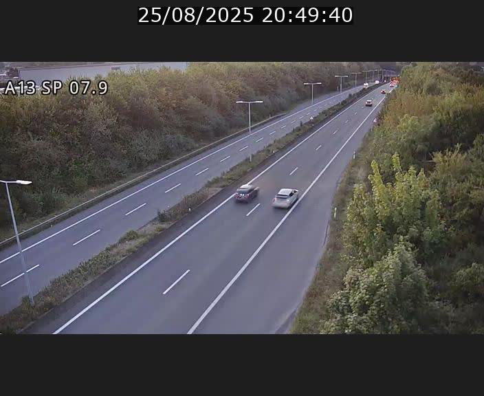 Traffic live webcam Luxembourg Jonction Lankelz - A13 direction Pétange - BK 7.9