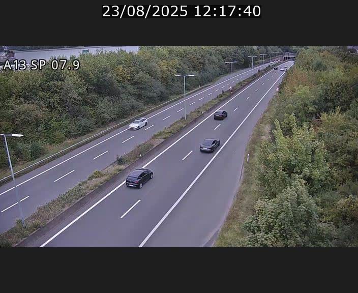 Traffic live webcam Luxembourg Jonction Lankelz - A13 direction Pétange - BK 7.9
