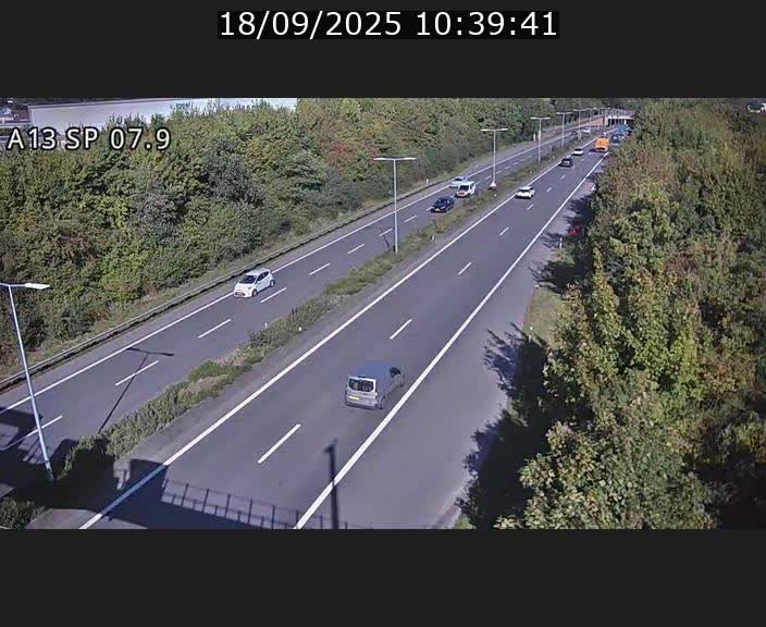 Traffic live webcam Luxembourg Jonction Lankelz - A13 direction Pétange - BK 7.9