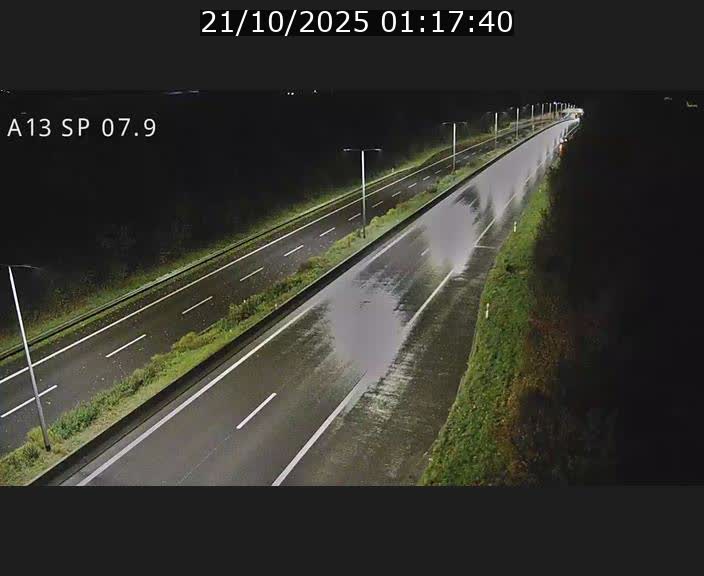 <h2>Traffic live webcam Luxembourg Jonction Lankelz - A13 direction Pétange - BK 7.9</h2>