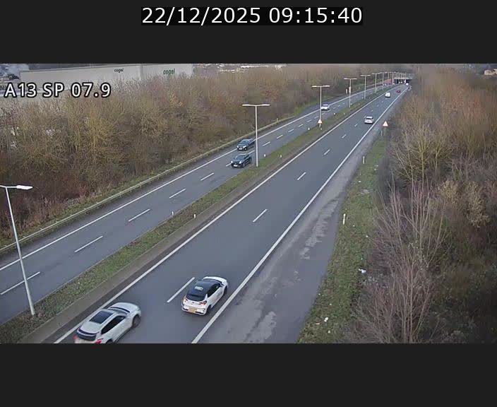 <h2>Traffic live webcam Luxembourg Jonction Lankelz - A13 direction Pétange - BK 7.9</h2>