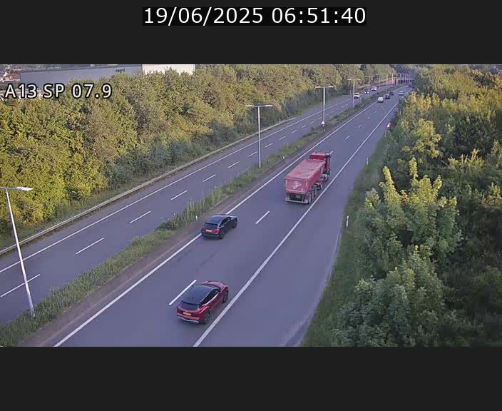 <h2>Traffic live webcam Luxembourg Jonction Lankelz - A13 direction Pétange - BK 7.9</h2>