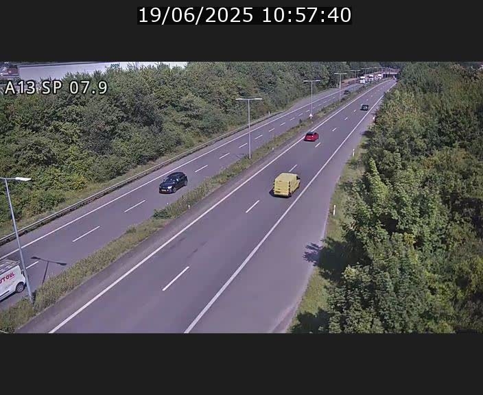 <h2>Traffic live webcam Luxembourg Jonction Lankelz - A13 direction Pétange - BK 7.9</h2>