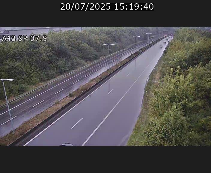 <h2>Traffic live webcam Luxembourg Jonction Lankelz - A13 direction Pétange - BK 7.9</h2>