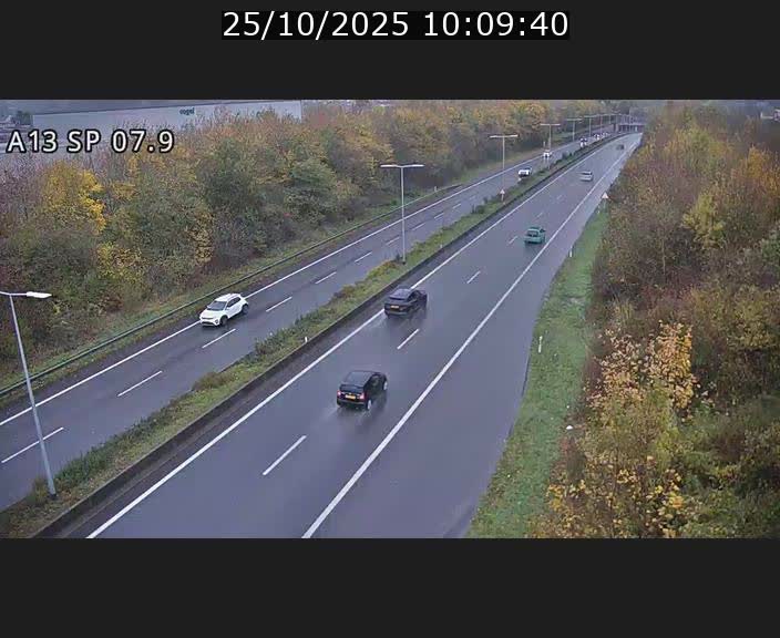 <h2>Traffic live webcam Luxembourg Jonction Lankelz - A13 direction Pétange - BK 7.9</h2>