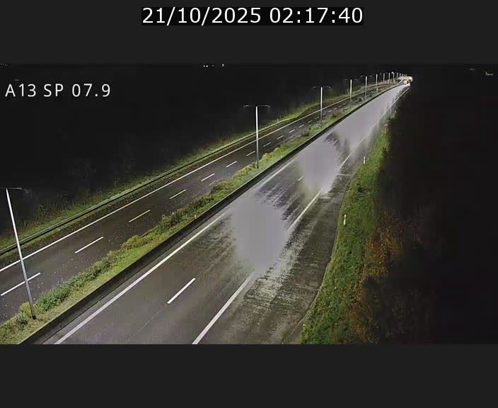 <h2>Traffic live webcam Luxembourg Jonction Lankelz - A13 direction Pétange - BK 7.9</h2>