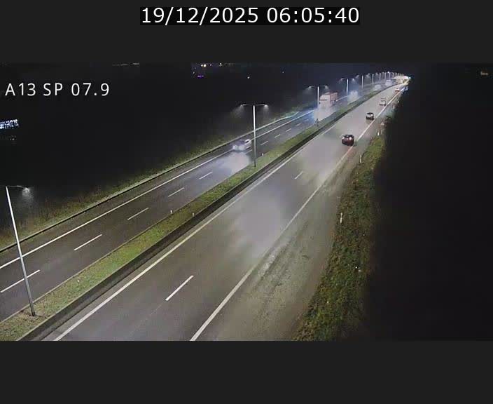 <h2>Traffic live webcam Luxembourg Jonction Lankelz - A13 direction Pétange - BK 7.9</h2>