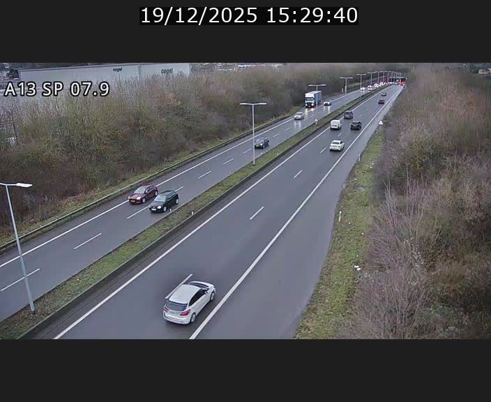 <h2>Traffic live webcam Luxembourg Jonction Lankelz - A13 direction Pétange - BK 7.9</h2>