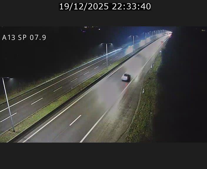 <h2>Traffic live webcam Luxembourg Jonction Lankelz - A13 direction Pétange - BK 7.9</h2>