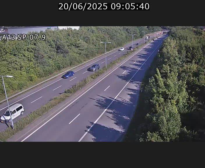 <h2>Traffic live webcam Luxembourg Jonction Lankelz - A13 direction Pétange - BK 7.9</h2>