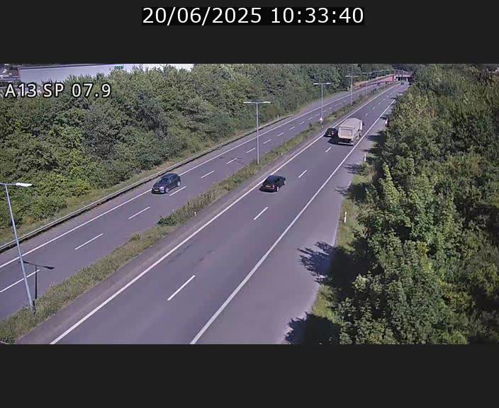 <h2>Traffic live webcam Luxembourg Jonction Lankelz - A13 direction Pétange - BK 7.9</h2>