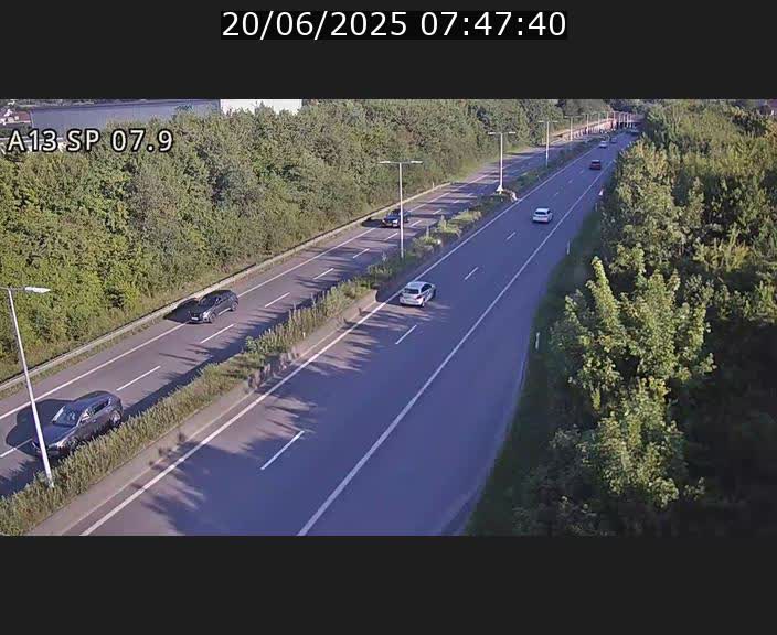 <h2>Traffic live webcam Luxembourg Jonction Lankelz - A13 direction Pétange - BK 7.9</h2>
