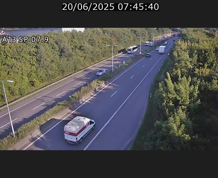 <h2>Traffic live webcam Luxembourg Jonction Lankelz - A13 direction Pétange - BK 7.9</h2>