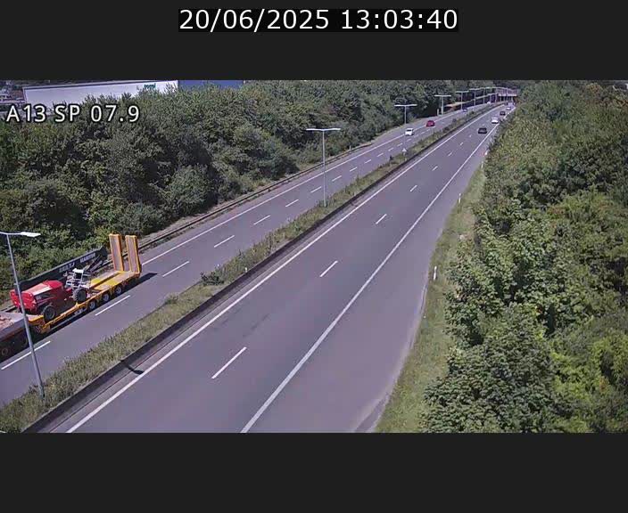 <h2>Traffic live webcam Luxembourg Jonction Lankelz - A13 direction Pétange - BK 7.9</h2>