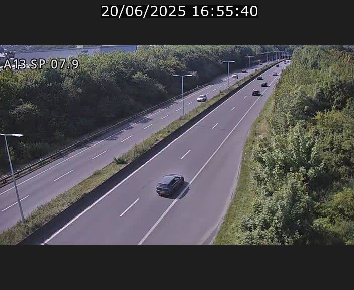 <h2>Traffic live webcam Luxembourg Jonction Lankelz - A13 direction Pétange - BK 7.9</h2>