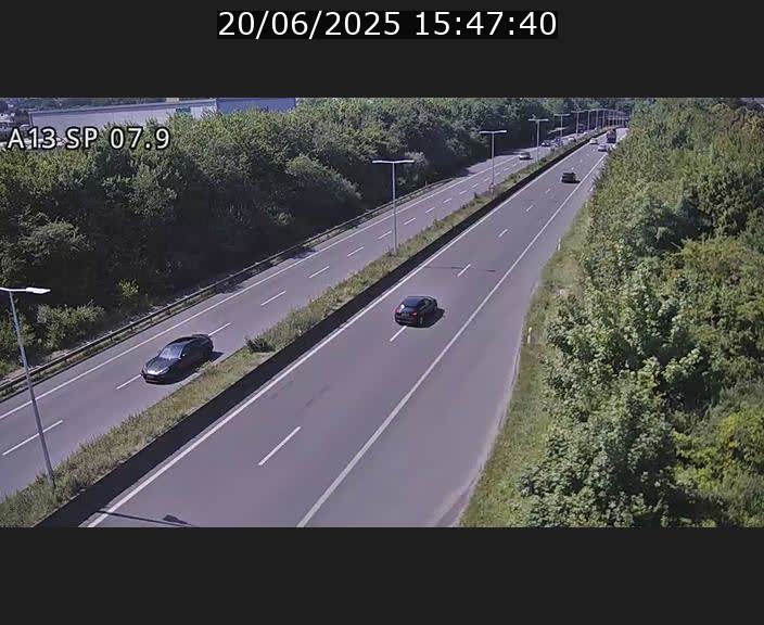 <h2>Traffic live webcam Luxembourg Jonction Lankelz - A13 direction Pétange - BK 7.9</h2>
