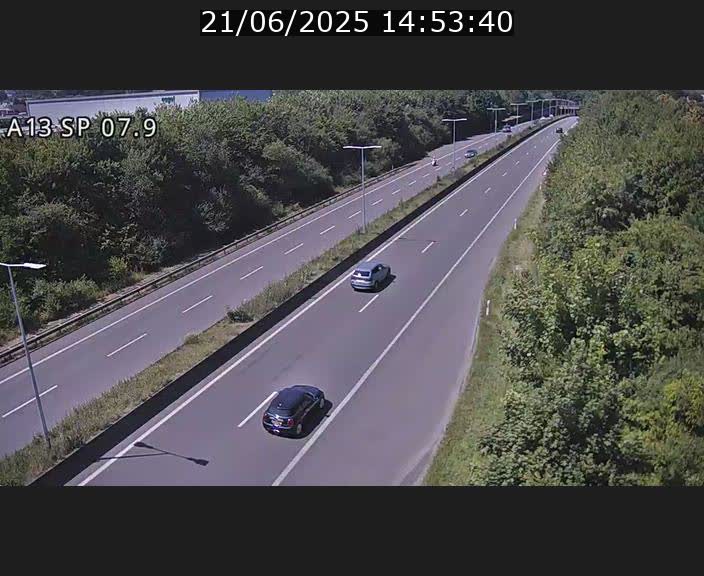 <h2>Traffic live webcam Luxembourg Jonction Lankelz - A13 direction Pétange - BK 7.9</h2>
