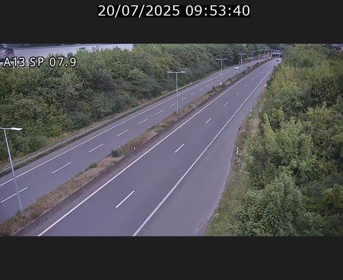 <h2>Traffic live webcam Luxembourg Jonction Lankelz - A13 direction Pétange - BK 7.9</h2>