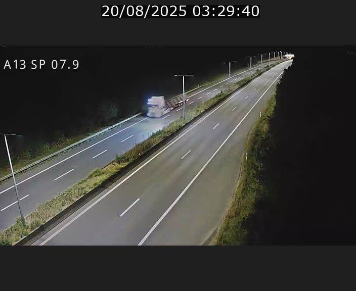 <h2>Traffic live webcam Luxembourg Jonction Lankelz - A13 direction Pétange - BK 7.9</h2>