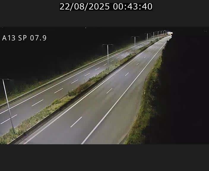 <h2>Traffic live webcam Luxembourg Jonction Lankelz - A13 direction Pétange - BK 7.9</h2>