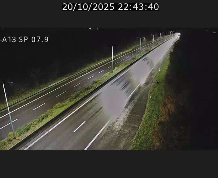 <h2>Traffic live webcam Luxembourg Jonction Lankelz - A13 direction Pétange - BK 7.9</h2>