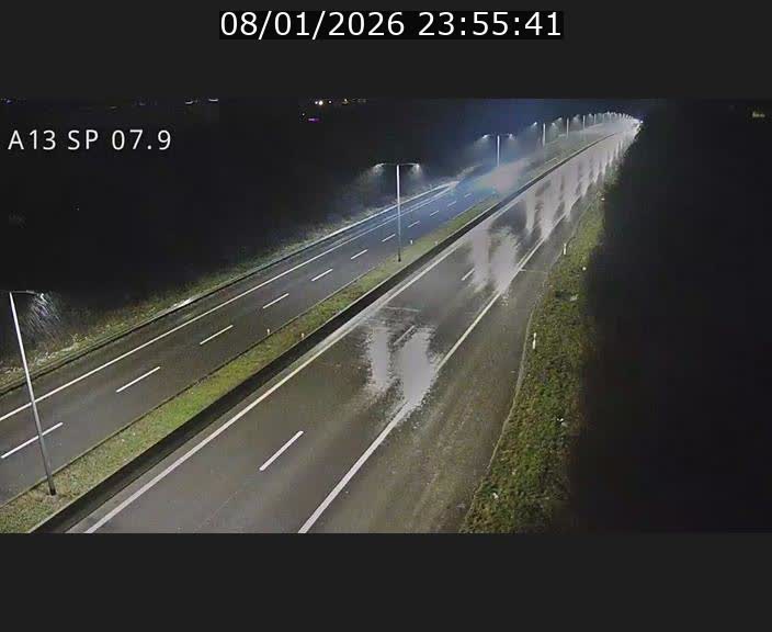 <h2>Traffic live webcam Luxembourg Jonction Lankelz - A13 direction Pétange - BK 7.9</h2>