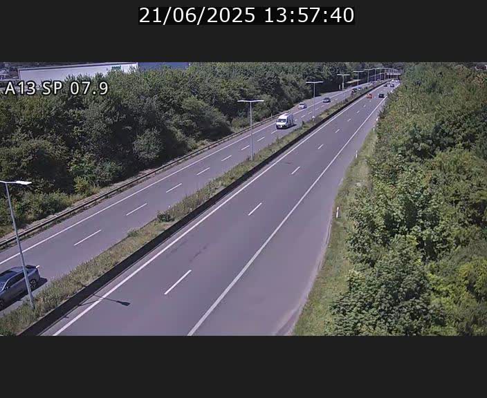 <h2>Traffic live webcam Luxembourg Jonction Lankelz - A13 direction Pétange - BK 7.9</h2>