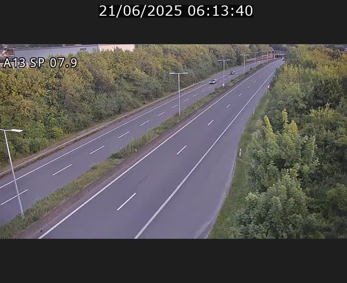 <h2>Traffic live webcam Luxembourg Jonction Lankelz - A13 direction Pétange - BK 7.9</h2>
