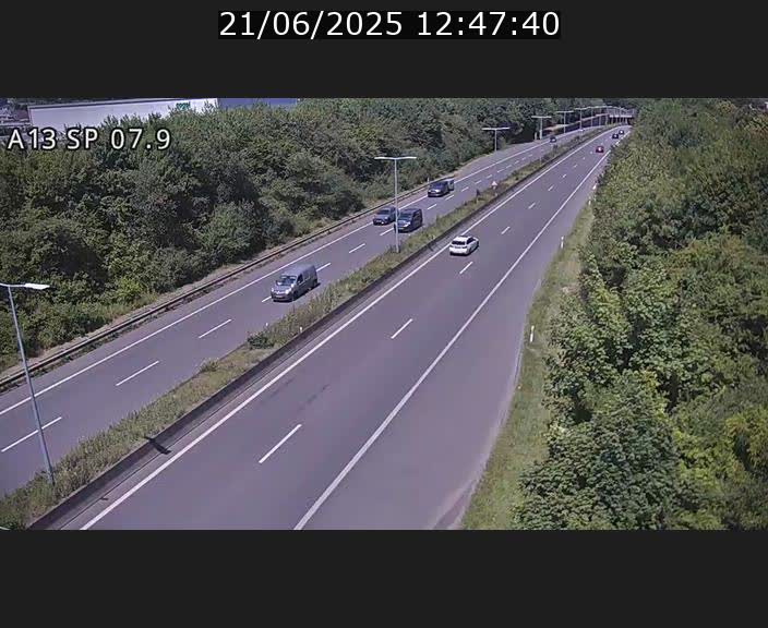 <h2>Traffic live webcam Luxembourg Jonction Lankelz - A13 direction Pétange - BK 7.9</h2>