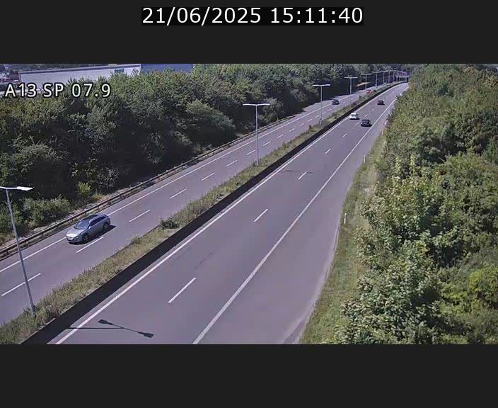 <h2>Traffic live webcam Luxembourg Jonction Lankelz - A13 direction Pétange - BK 7.9</h2>