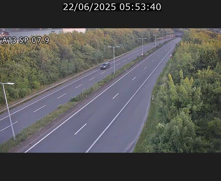 <h2>Traffic live webcam Luxembourg Jonction Lankelz - A13 direction Pétange - BK 7.9</h2>