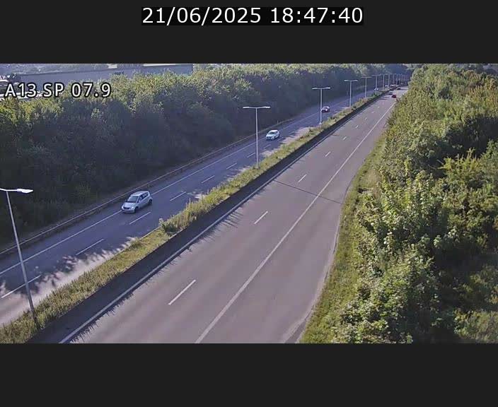 <h2>Traffic live webcam Luxembourg Jonction Lankelz - A13 direction Pétange - BK 7.9</h2>