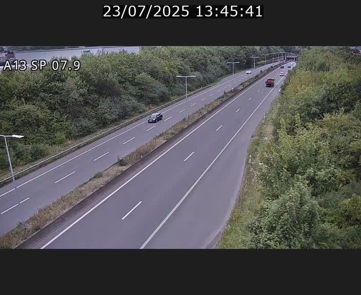 <h2>Traffic live webcam Luxembourg Jonction Lankelz - A13 direction Pétange - BK 7.9</h2>