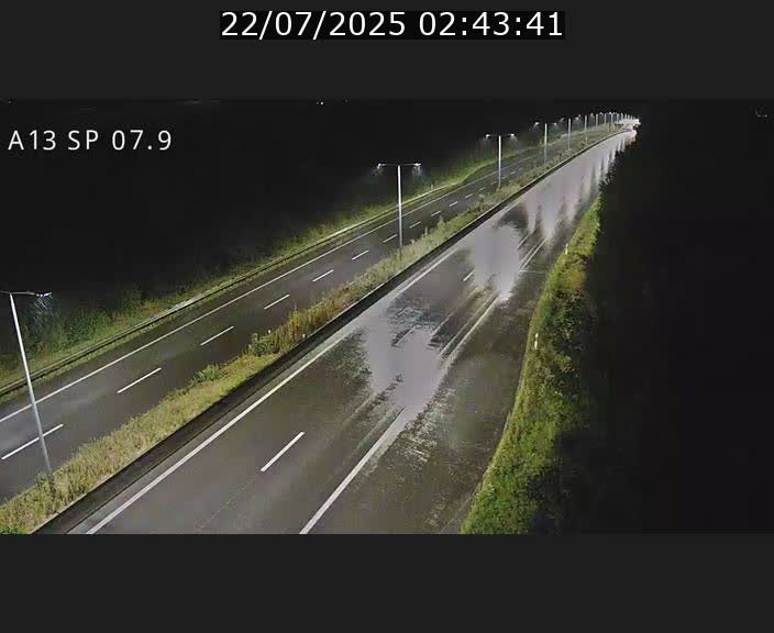<h2>Traffic live webcam Luxembourg Jonction Lankelz - A13 direction Pétange - BK 7.9</h2>