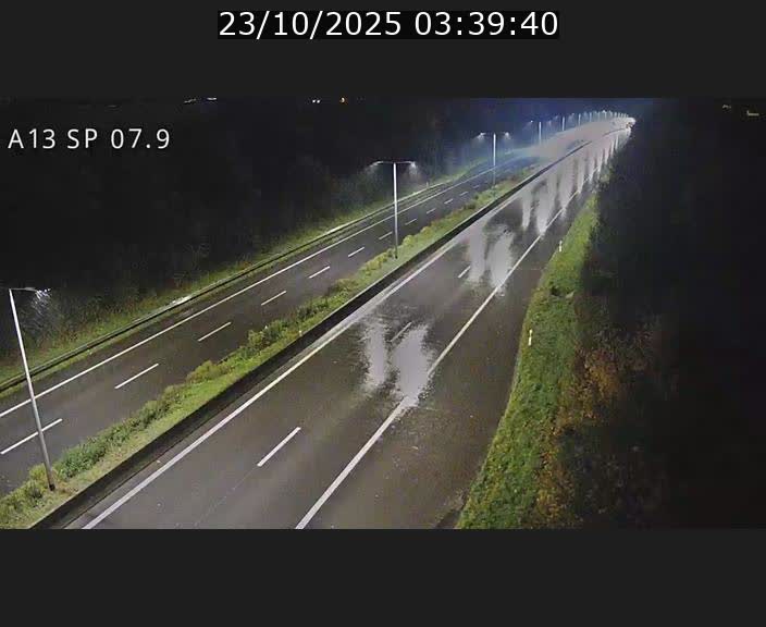 <h2>Traffic live webcam Luxembourg Jonction Lankelz - A13 direction Pétange - BK 7.9</h2>